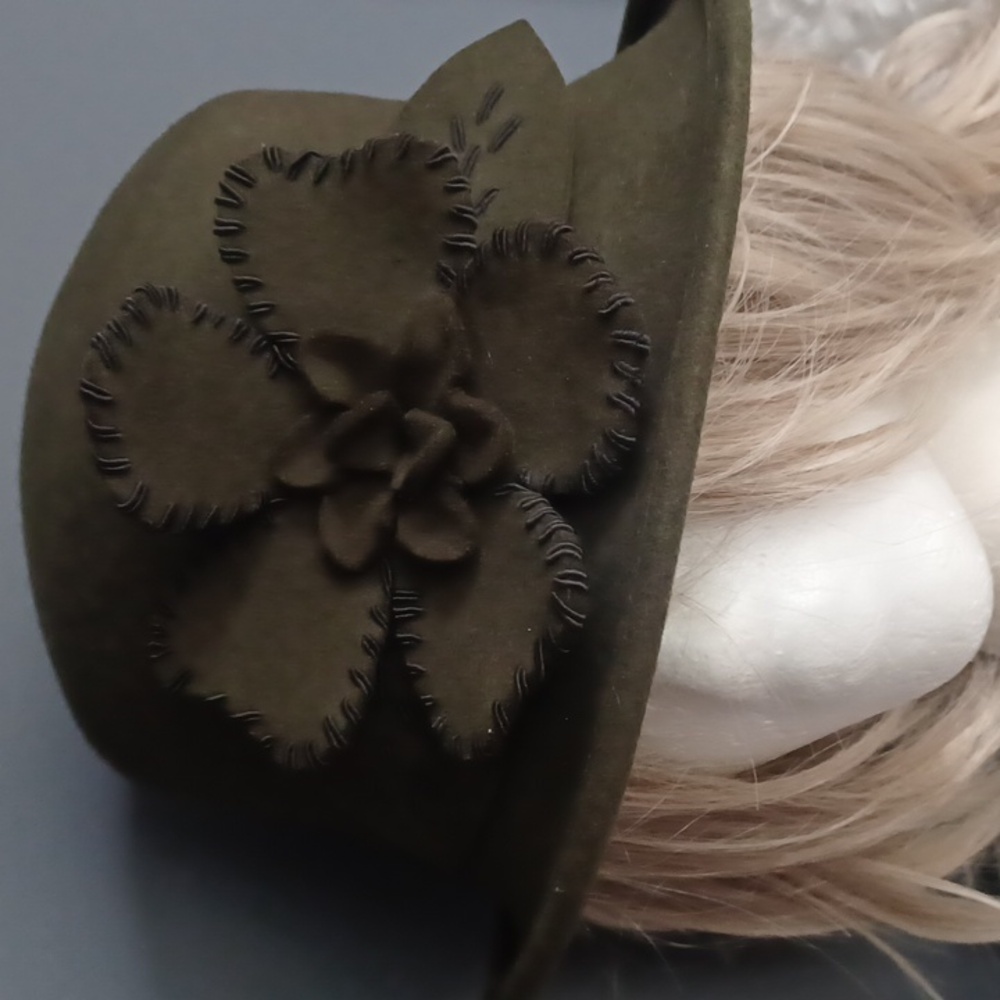 Wool Elegant Hat - image 2